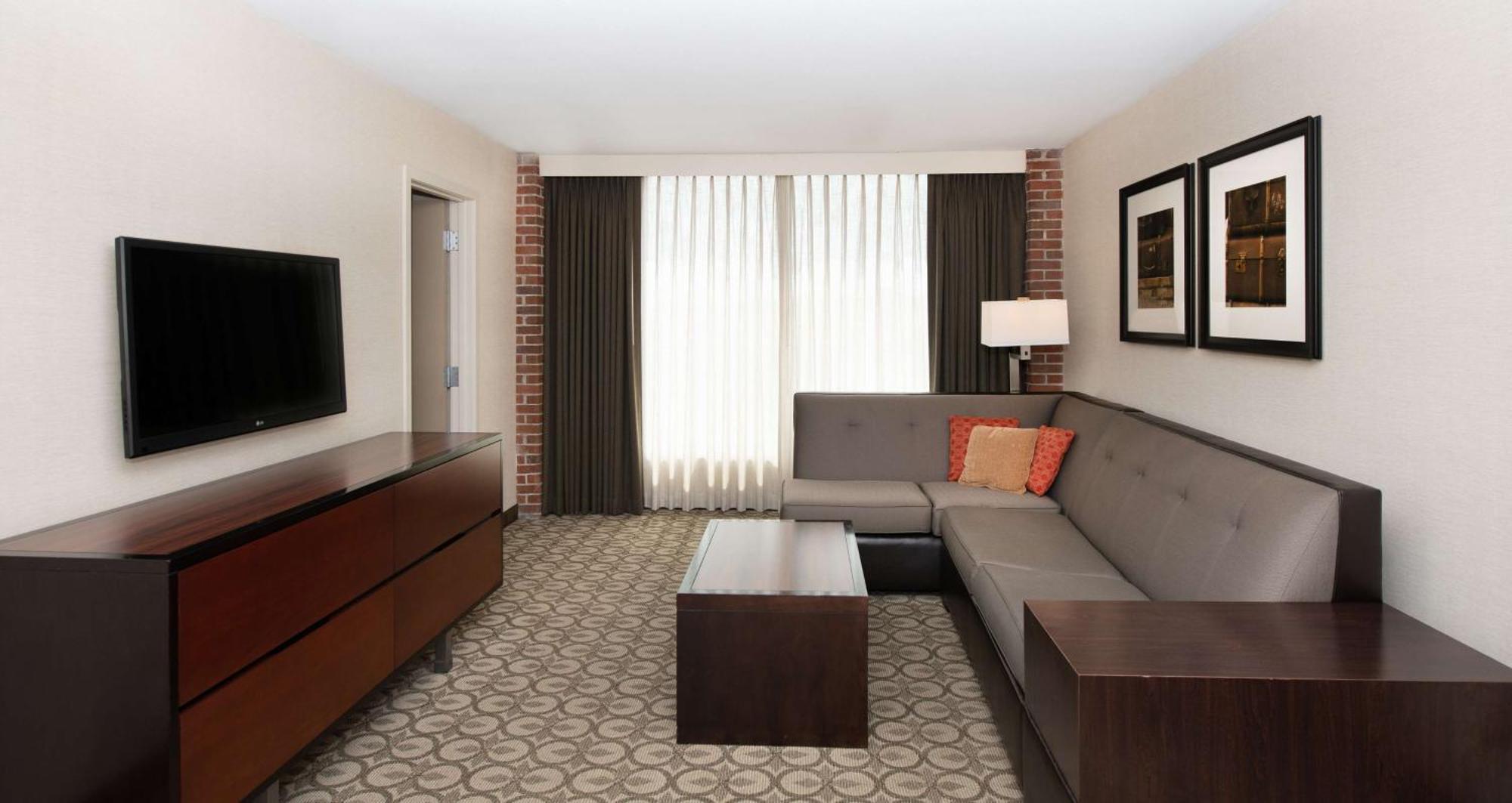 Doubletree Hotel & Suites Charleston Airport North Charleston Extérieur photo